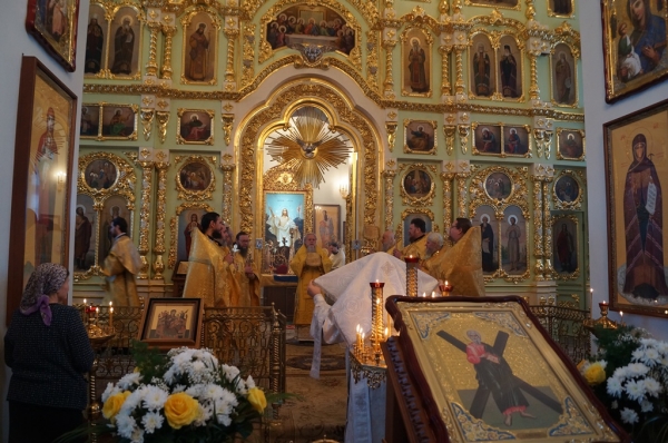 В день памяти апостола Андрея Первозванного епископ Василий совершил Божественную литургию в Коряжме