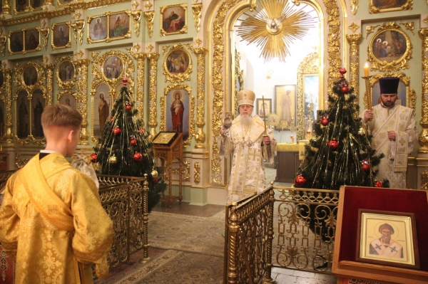 Епископ Василий совершил Всенощное бдение и молебное пение на новолетие