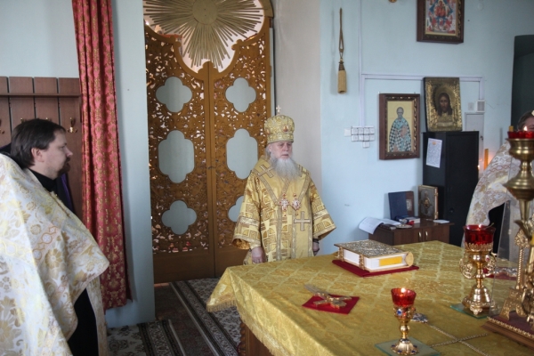 Епископ Василий совершил Всенощное бдение в храме прп. Лонгина Коряжемского