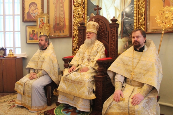 В день памяти свт. Иоасафа Белгородского епископ Василий совершил Божественную литургию в Коряжме