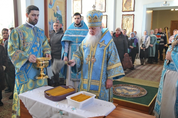 В праздник Сретения Господня епископ Василий совершил Божественную литургию в Коряжме 