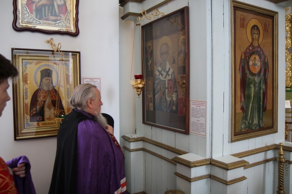 В неделю 4-ю по Пасхе епископ Василий совершил Божественную литургию в Коряжме