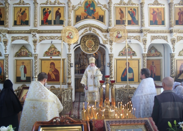 В праздник Собора новомучеников и исповедников Соловецких епископ Василий совершил Литургию в Котласе