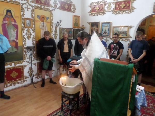 В храме св. Симеона Богоприимца при ИК № 4 г. Котлас совершено таинство Крещения