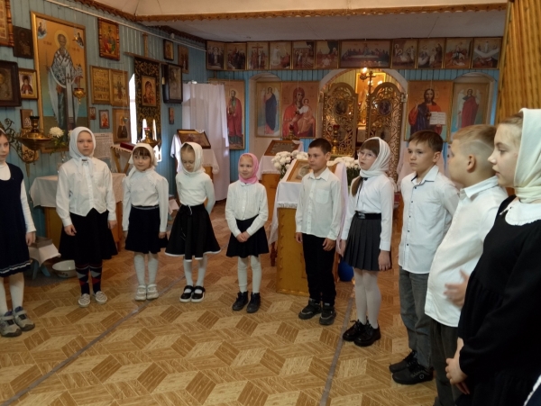 В храме Рождества Христова п. Приводино прошел детский Пасхальный концерт