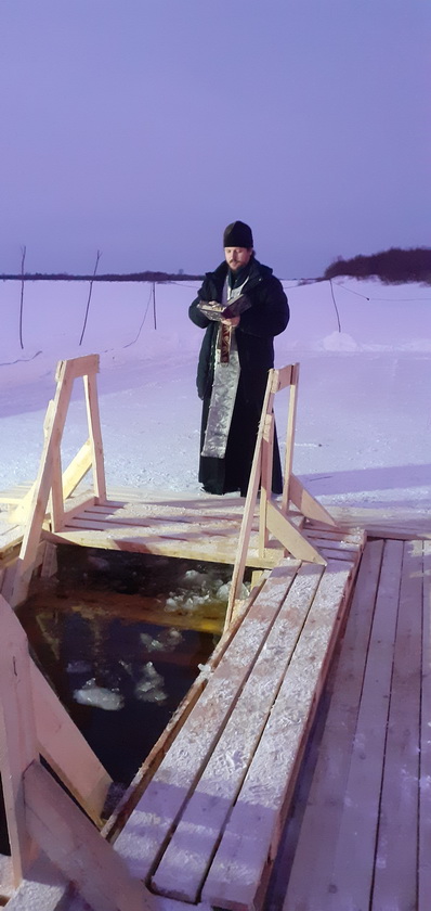 В Котласе освятили Иордань на реке Северная Двина