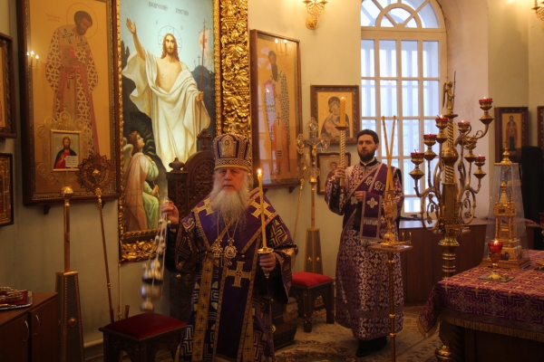 Накануне дня памяти свт. Григория Паламы епископ Василий совершил Всенощное бдение в Коряжме