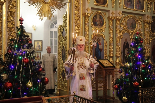 В праздник Рождества Христова епископ Василий совершил Божественную литургию в Коряжме