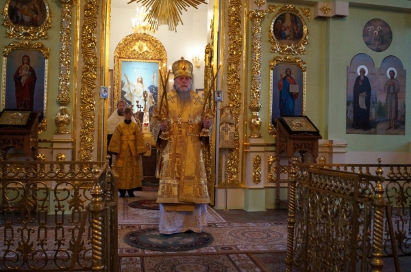 Накануне недели 11-ой по Пятидесятнице епископ Василий совершил Всенощное бдение в Свято-Лонгиновом храме г. Коряжма