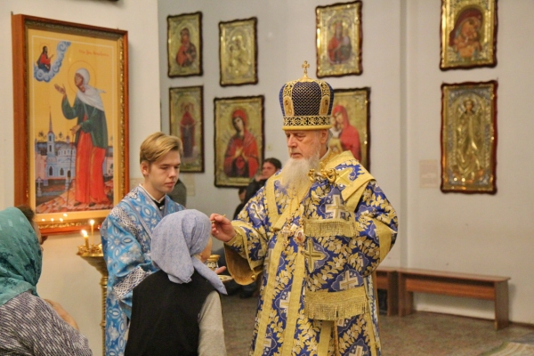 Епископ Василий совершил Всенощное бдение накануне празднования Введения во храм Пресвятой Богородицы