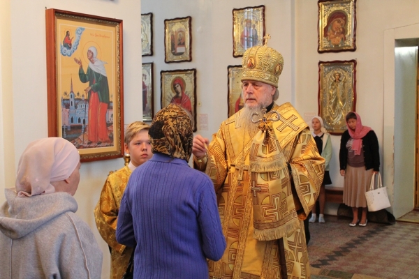 Накануне дня памяти прп. Феодосия Печерского епископ Василий совершил Всенощное бдение в Коряжме