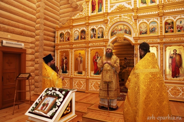 Митрополит Даниил совершил Божественную литургию в деревне Павлицево Котласской епархии