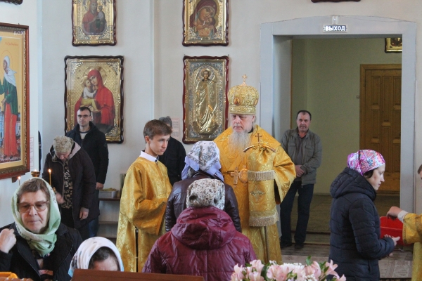 Накануне дня памяти Всех святых в земле Русской просиявших епископ Василий совершил Всенощное бдение