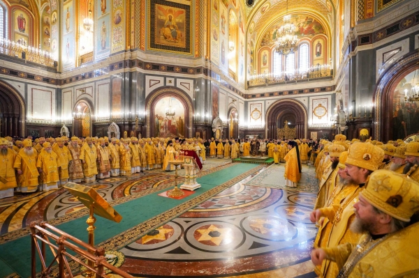 Епископ Василий сослужил Святейшему Патриарху Кириллу на Божественной литургии в Храме Христа Спасителя 