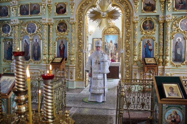 В день памяти прп. Пимена Великого епископ Василий совершил Божественную литургию в Коряжме