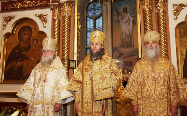 Архиереи Архангельской митрополии совершили Литургию в день святителя Николая в столице Поморья