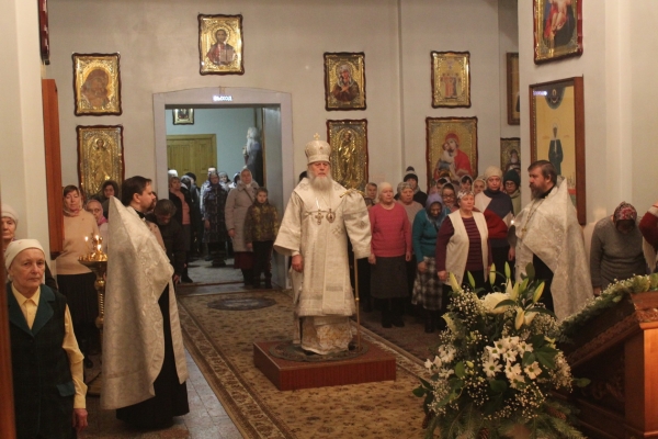 Епископ Василий совершил Всенощное бдение накануне Святого Богоявления 