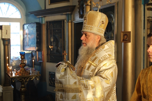 Епископ Василий совершил Божественную литургию в Свято-Успенском храме с. Туровец