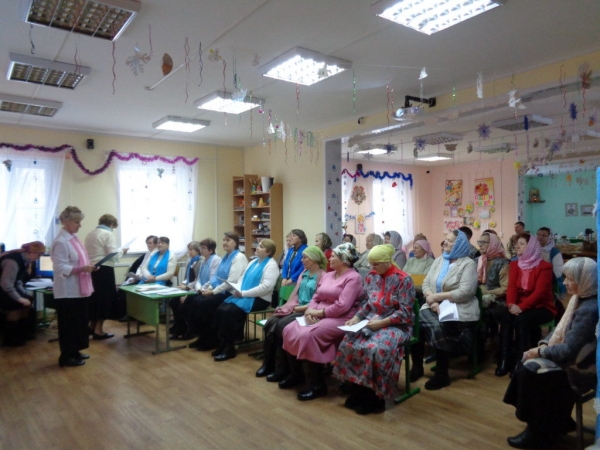 Литературная гостиная на тему «Поэзия молитвы и боли» прошла Духовно-просветительском центре г. Вельска 