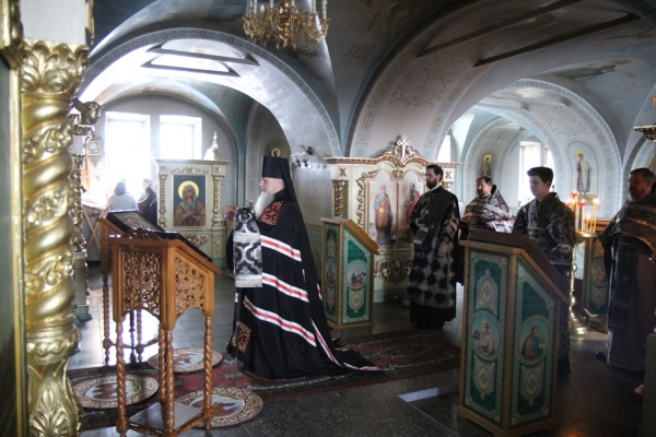 В Четверток Великого канона епископ Василий совершил Литургию Преждеосвященных Даров