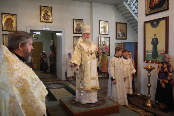 Накануне Вознесения Господня епископ Василий совершил Всенощное бдение в Коряжме