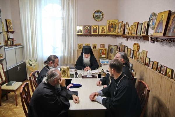 Под председательством епископа Василия прошло рабочее совещание в Епархиальном Управлении Котласской епархии
