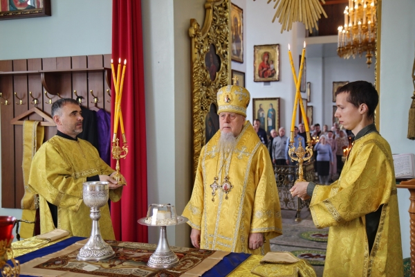 В день памяти свт. Ионы, митрополита Московского и всея Руси, чудотворца, епископ Василий совершил Божественную литургию 