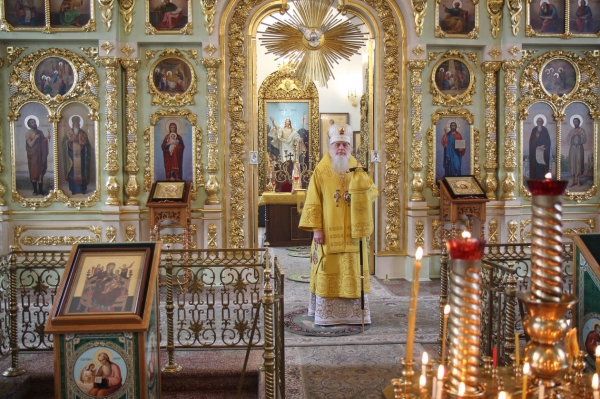 В день памяти первоверховных апостолов Петра и Павла епископ Василий совершил Божественную литургию в Коряжме 