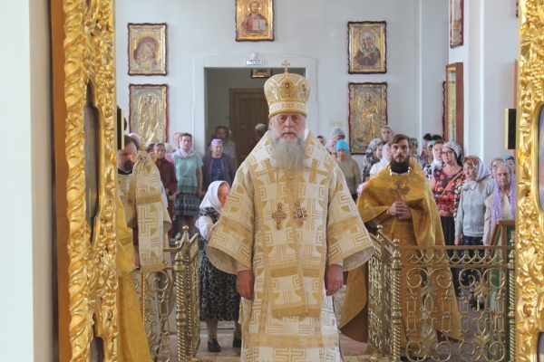 В празднование успения праведной Анны епископ Василий совершил Божественную литургию в храме прп. Лонгина Коряжемского