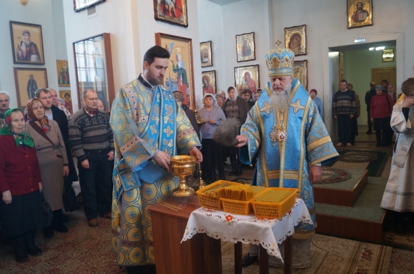 В праздник Сретения Господня епископ Василий совершил Божественную литургию в Коряжме