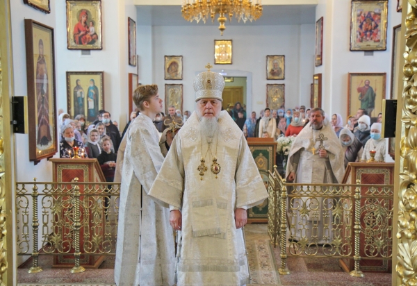 Епископ Василий совершил Божественную литургию в день памяти свт. Феофана Затворника