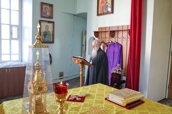Накануне Недели Всех Святых епископ Василий совершил Всенощное бдение в Коряжме