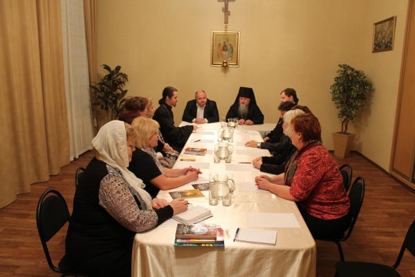 Епископ Василий встретился с директорами школ г. Коряжмы