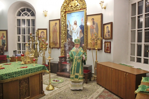 Епископ Василий совершил Всенощное бдение накануне дня памяти прп. Серафима Саровского