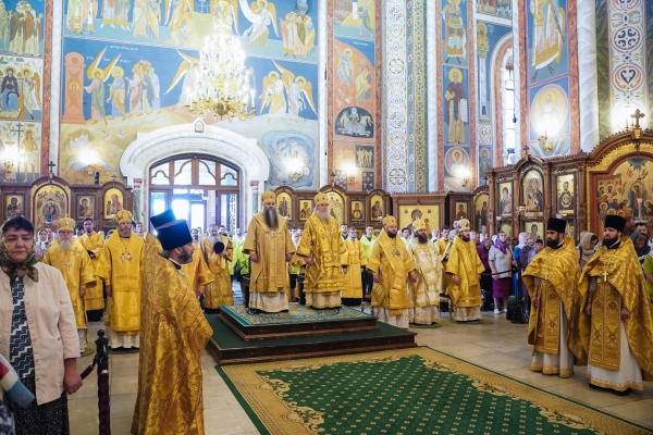 Епископ Василий сослужил митрополиту Георгию Божественную литургию в Нижнем Новгороде
