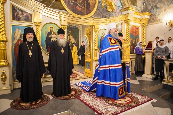 В день памяти прп. Серафима Саровского три архиерея совершат Божественную литургию в Вельске