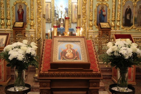 Епископ Василий совершил Всенощное бдение накануне дня памяти иконы Божией Матери «Знамение»