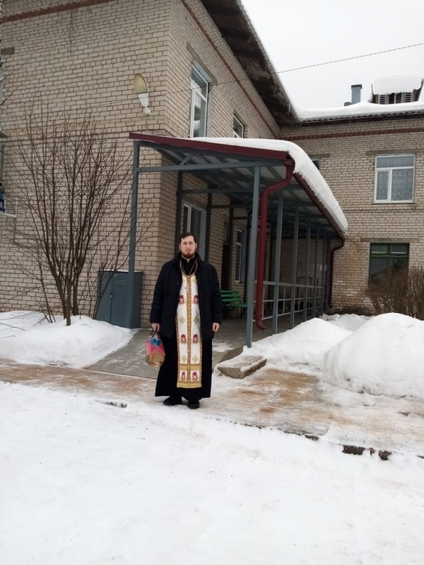 Вельский священник посетил Солгинское отделение психоневрологического интерната
