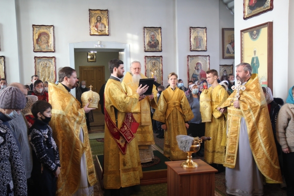 В праздник Собора новомучеников и исповедников Церкви Русской епископ Василий совершил Божественную литургию 