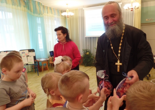 В Вельском детском садике «Звездочка» в православном кружке прошло заключительное занятие 
