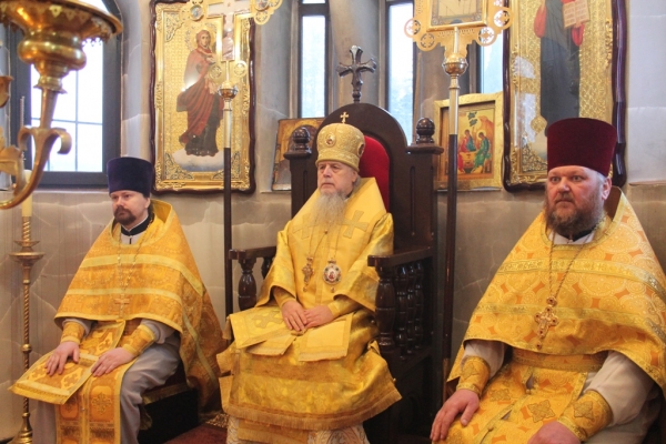 В день памяти прп. Даниила Столпника епископ Василий совершил Божественную литургию в Урдоме
