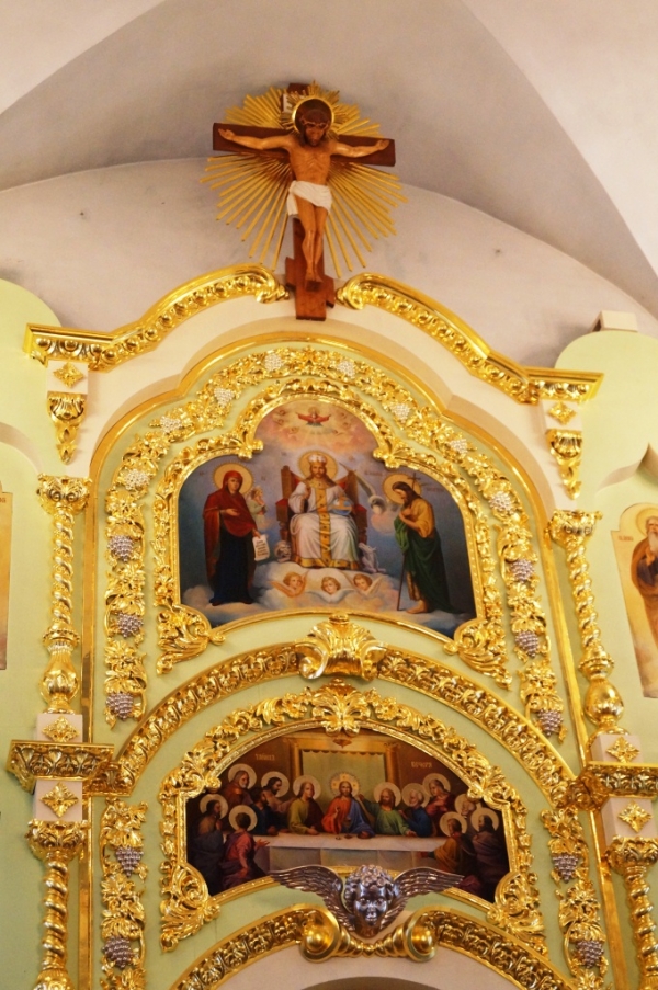 Епископ Василий совершил всенощное бдение в Свято-Лонгиновом храме  г. Коряжмы. 