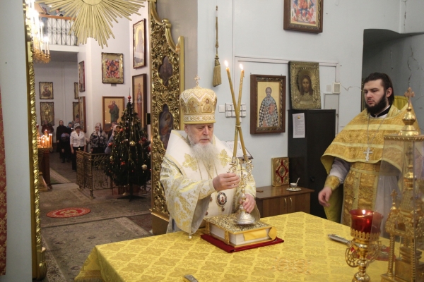 Епископ Василий совершил первую в 2023 году Божественную литургию в Коряжме