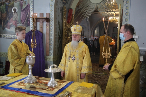 Епископ Василий совершил Божественную литургию в храме свт. Николая Чудотворца в неделю сыропустную 