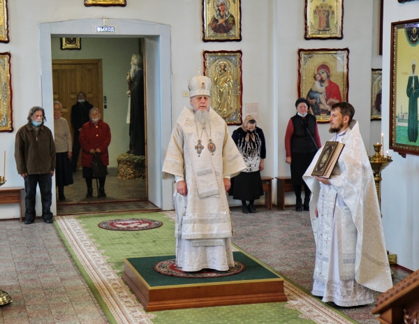 В день памяти прп. Пимена Великого епископ Василий совершил Божественную литургию в Коряжме