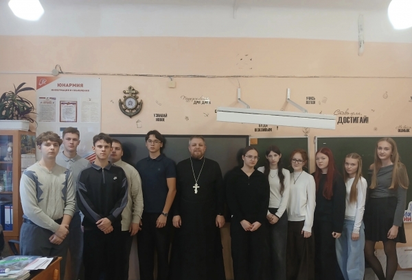 В рамках программы «Православные встречи» в Пежемской школе прошли беседы со священником 