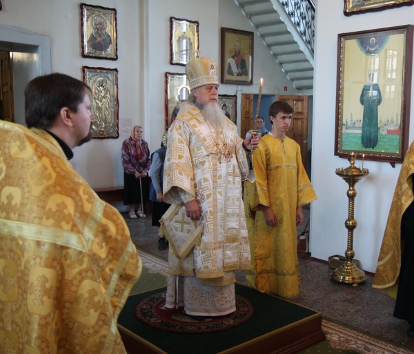Накануне недели 4-й по Пятидесятнице епископ Василий совершил Всенощное бдение в Коряжме
