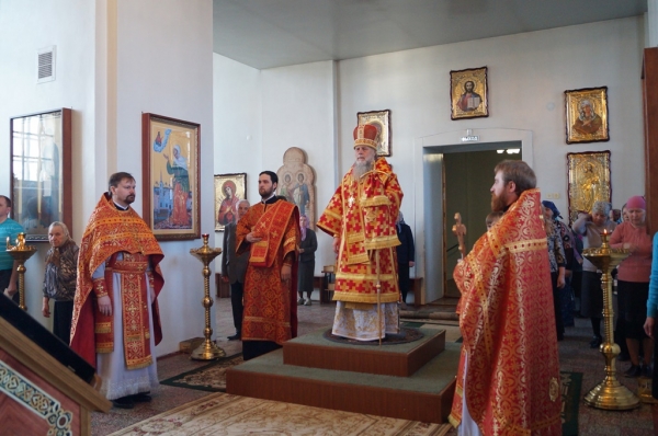 В день памяти свт. Стефана Великопермского епископ Василий совершил Божественную литургию в Свято-Лонгиновом храме