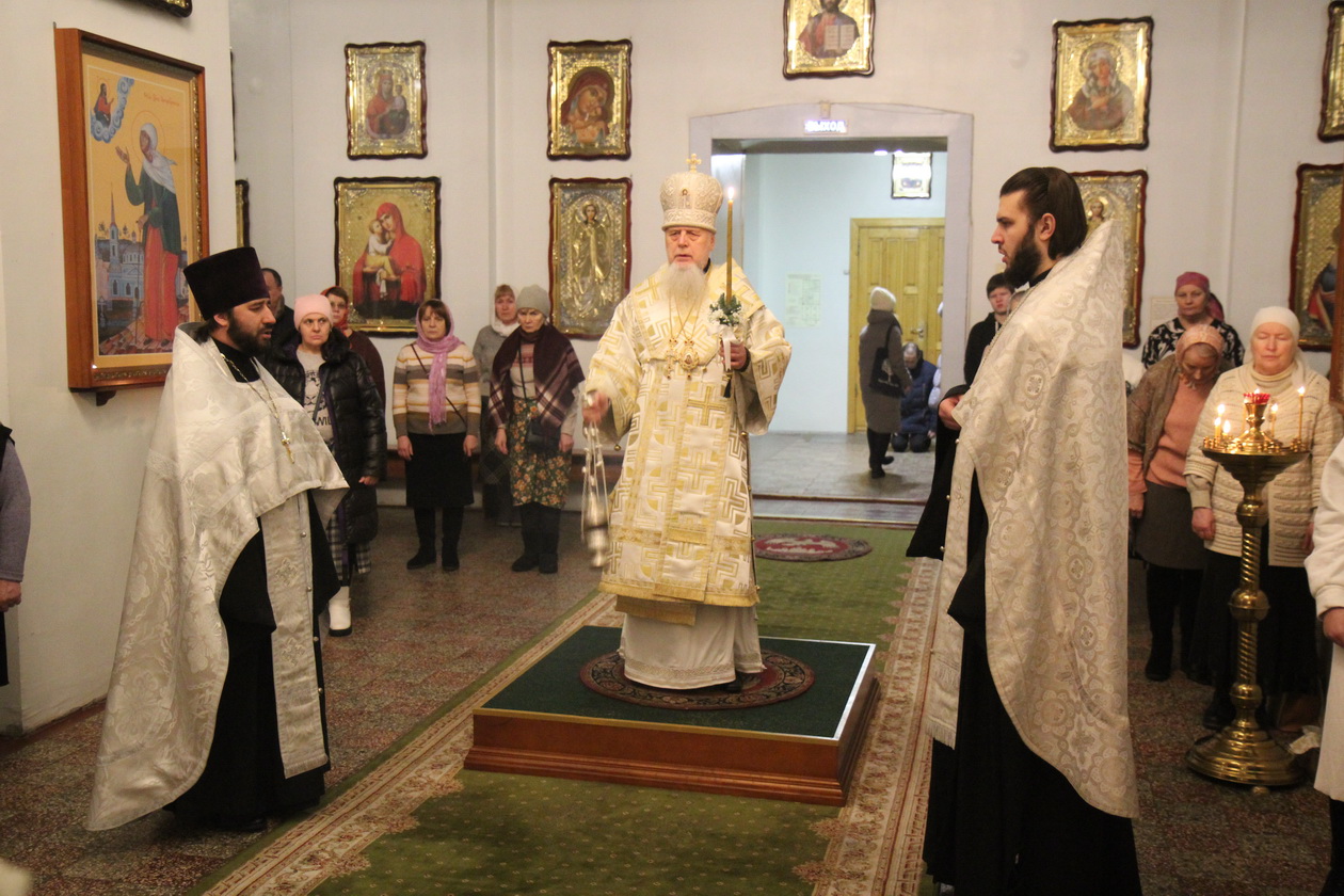 Забор у Церковь в Коряжме