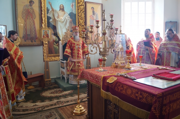 В Среду Светлой Седмицы Епископ Василий совершил Божественную литургию в храме прп. Лонгина Коряжемского